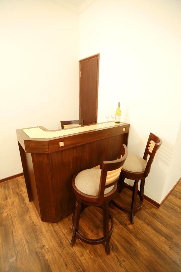 Hotel Meraden Grand Benares Buitenkant foto