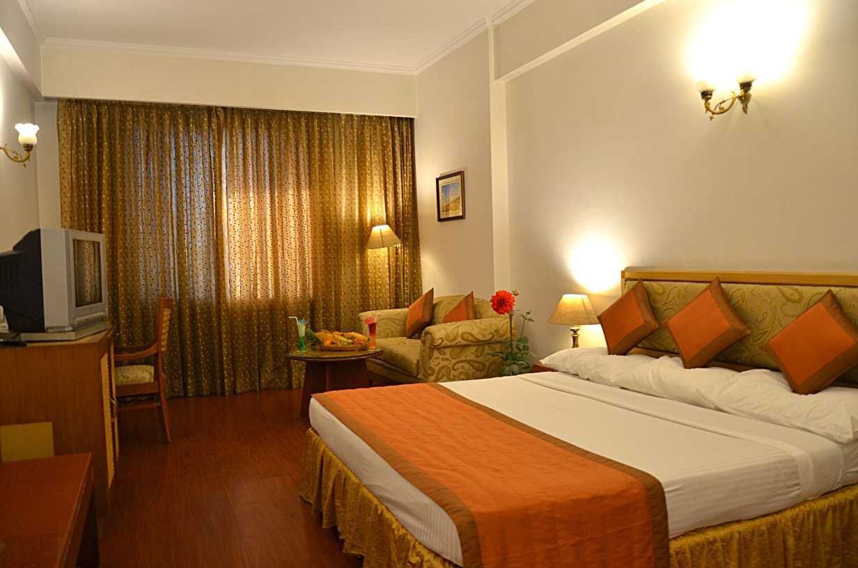 Hotel Meraden Grand Benares Buitenkant foto