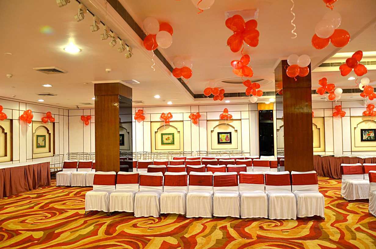 Hotel Meraden Grand Benares Buitenkant foto
